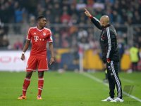 FUSSBALL International Testspiel 2013/2014: David Alaba (FC Bayern Muenchen) und Trainer Pep Guardiola (FC Bayern Muenchen)