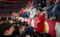 Fussball 1. Bundesliga 24/25: FC Bayern Fans verabschieden Thomas Mueller mit einer Choreo