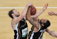 Basketball 1. Bundesliga 2011/2012:  Walter Tigers Tuebingen - FC Bayern Muenchen