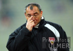 FUSSBALL Magath mit Griff an die Nase 1860-Stuttgart