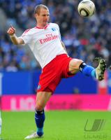 FUSSBALL, 1. BUNDESLIGA, 27. Spieltag: Hamburg, ROZEHNAL am Ball