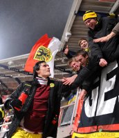 Fussball 1. Bundesliga : JUBEL nach dem SIEG bei den Fans Mats Julian Hummels (Borussia Dortmund)