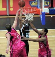 1. Basketball Bundesliga  01/11  Walter Tigers Tuebingen  - Telekom Baskets Bonn