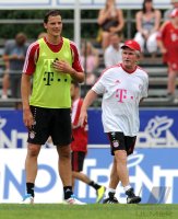 Fussball 1. Bundesliga Saison   2011/2012 :  Trainer Jupp Heynckes, Daniel van Buyten (v. re. FC Bayern Muenchen)