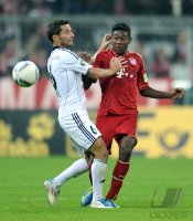 Fussball DFB Pokal 11/12 :  Stefan Leitl (li, FC Ingolstadt )gegen David Alaba (FC Bayern Muenchen)