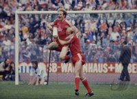 Fussball Jubel Rummenigge, D. Hoeness (FC Bayern)