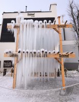 Ein Eisgalgen bei der Brauerei Schimpf in Neustetten - Remmingsheim
