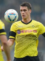 Fussball 1. Bundesliga, Saison 2011/2012: Sebastian Kehl (Borussia Dortmund) am Ball