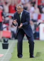 FUSSBALL 1. BUNDESLIGA:  Trainer MAGATH (VfL Wolfsburg)