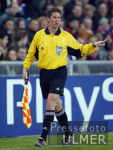 FUSSBALL CHL   FC Basel - Juve  Schiedsrichter -Assistent Volker Wezel