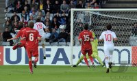 Fussball U21-EURO 2011 FINALE:  TOR zum 0:1 von Ander Herrera (li, Spanien) gegen Yann Sommer (Schweiz)