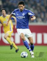 Fussball 1. Bundesliga: Schalke, KURANYI Einzelaktion am Ball