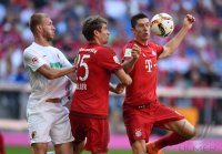 Fussball 1. Bundesliga Saison 15/16: FC Bayern Muenchen - FC Augsburg