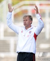 Fussball Regionalliga Sued 2011/2012: Trainer Andries Jonker (FC Bayern II)