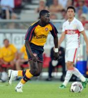 FUSSBALL INTERNATIONAL Arsenal London: EBOUE