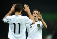 Fussball International EM 2012-Qualifikation:  Jubel nach dem Tor zum 3:0  Miroslav KLOSE, Philipp Lahm (v. li., Deutschland)