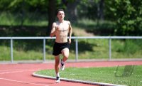 Leichtathletik: Lukas Gaertner (TV Rottenburg) trainiert im Rottenburger Hohenberstadion