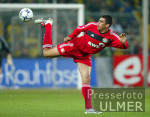FUSSBALL 1. Bundesliga: Leverkusen, LUCIO, Einzelaktion