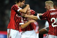 FUSSBALL SERIE A: Luca Antonini, Cassano Antonio , Ignazio Abate (v. li., AC Mailand)