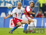 FUSSBALL 1. Bundesliga: Hamburg - Bayern, Zweikampf