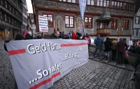 DGB Kundgebung auf dem Tuebinger Marktplatz