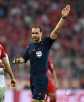 Fussball 1. Bundesliga Saison 15/16: FC Bayern Muenchen - VfB Stuttgart
