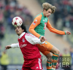 Fussball 1. Bundesliga: Bayern - Bremen, Zweikampf