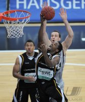 Basketball 1. Bundesliga 2011/2012:  Walter Tigers Tuebingen -Artland Dragons
