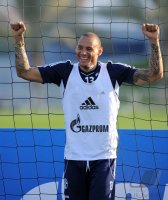 Fussball 1. Bundesliga 11/12: FC Schalke Training in Doha