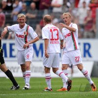 Fussball 1. Bundesliga Saison   2011/2012 :  Axel Bellinghausen, Tobias Werner , Michael Thurk (v. li., FC Augsburg)