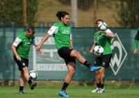 FUSSBALL, 1. BUNDESLIGA: Training Werder Bremen mit Neuzugang Claudio PIZARRO