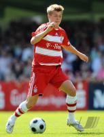 Fussball 1. Bundesliga: FC Bayern Muenchen, KROOS am Ball