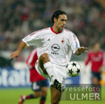 FUSSBALL CHL   FCB  - AC Mailand   Nesta (AV) am Ball