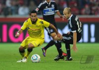 Fussball 1. Bundesliga : Ilkay Guendogan (li, Borussia Dortmund) gegen David Jarolim (re, Hamburger SV)