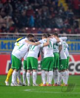 Fussball 1. Bundesliga, Saison 2011/2012:  Verschwoerung von SV Werder Bremen im Kreis vor dem Spiel