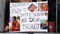 Fussball 1. Bundesliga Saison 19/20: FC Bayern Muenchen -  FC Schalke 04