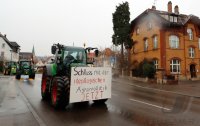 Landwirte demonstrieren in ganz Deutschland, Staffelfahrt durch Rottenburg (Kreis Tuebingen)