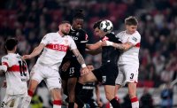 Fussball DFB Pokal  Halbfinale  2025/2026  23.04.2026VfB Stuttgart - SC Freiburg , ZWEIKAMPF, SPIELSZENE, AKTION, ACTION, DUELL,