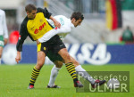 Fussball 1. Bundesliga: Bremen - Dortmund, Zweikampf