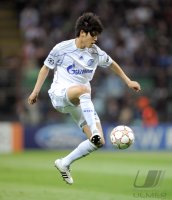 FUSSBALL CHL  Saison 10/11: Atsuto Uchida (FC Schalke 04)