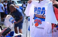 Feature, NBA Finalks, Strassenverkaeufer Madison Square Garden