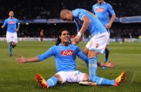 Fussball CHL  Saison 2011/2012: JUBEL Edinson Cavani mit Goekhan Inler (v. li., SSC Neapel)