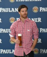 Fussball 1. Bundesliga 14/15: Xabi Alonso (FC Bayern Muenchen)
