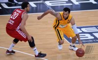 Basketball 1. Bundesliga 2013/2014:  Walter Tigers Tuebingen - Brose Baskets Bamberg
