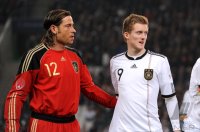 Fussball International EM 2012 Testspiel:  Tim Wiese mit Andre Schuerrle (v.li., Deutschland)