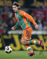 Fussball 1. Bundesliga: Bremen, FRINGS Einzelaktion am Ball