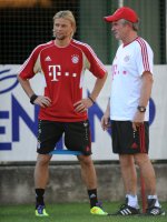 Fussball 1. Bundesliga Saison   2011/2012 : Anatoliy Tymoshchuk , Trainer Jupp Heynckes  (v. li., FC Bayern Muenchen)