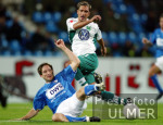 Fussball Bundesliga: Bochum - Wolfsburg, Zweikampf