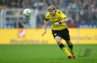 Fussball 1. Bundesliga, Saison 2011/2012: Marcel Schmelzer (Borussia Dortmund)  am Ball
