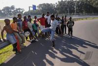 FUSSBALL WM 2010  Kinder spielen Fussball  im  Township